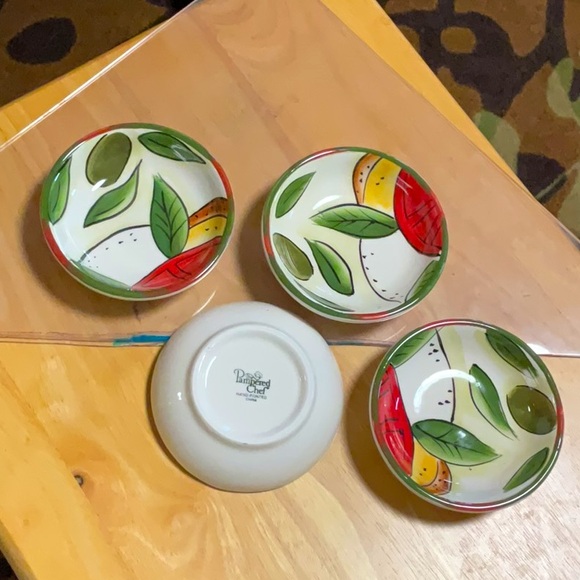 The Pampered Chef Other - Set of 4 like new sauce bowls by The Pampered chef.